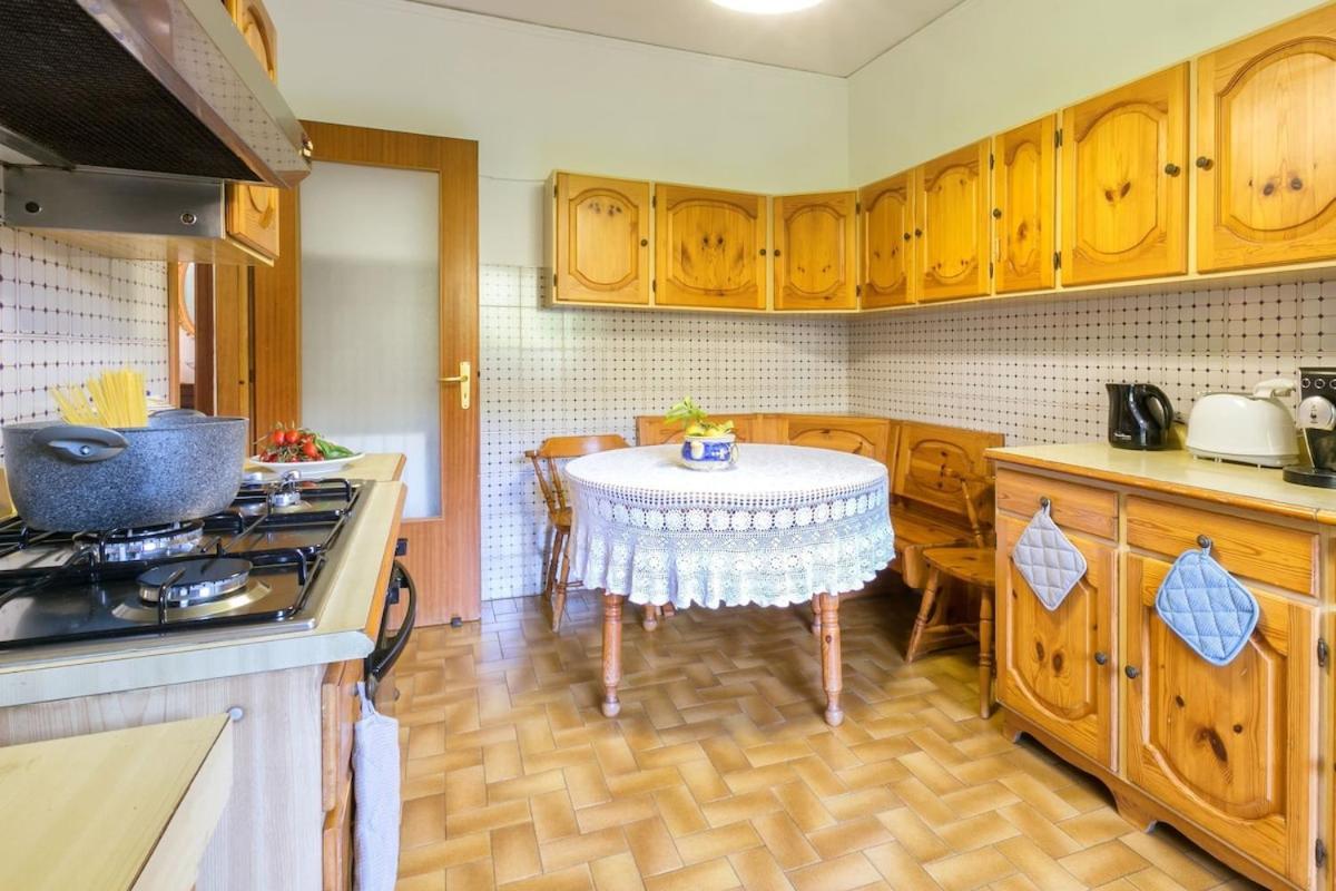 3 Bedrooms Sunny With Terrace & View Apartment