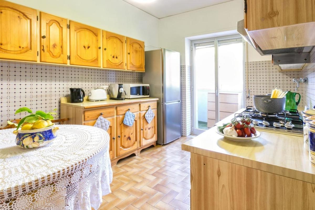 Apartment 3 Bedrooms Sunny With Terrace & View *